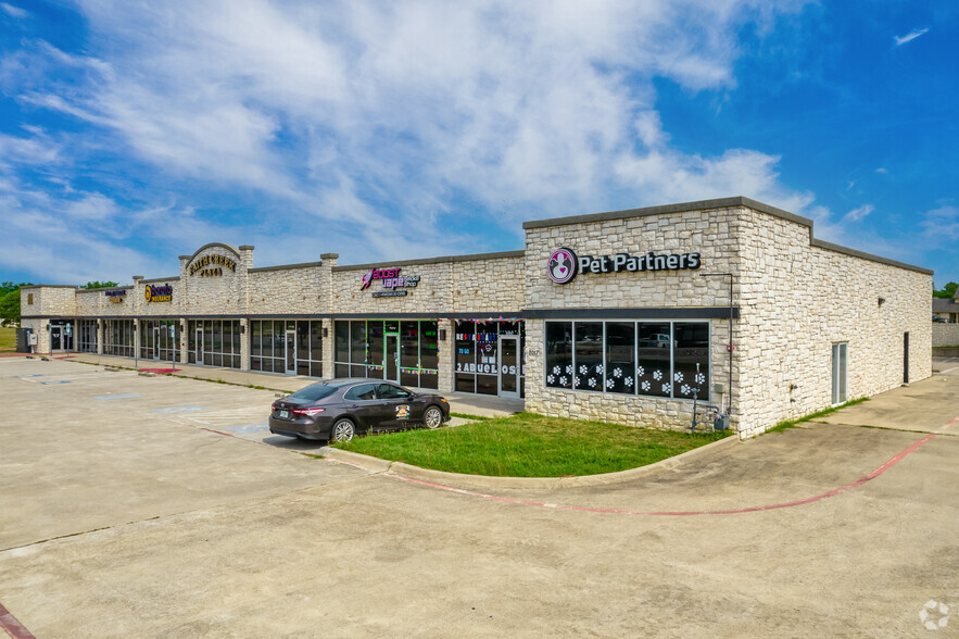 7017 Baker Blvd, Richland Hills, TX for lease - Building Photo - Image 1 of 4