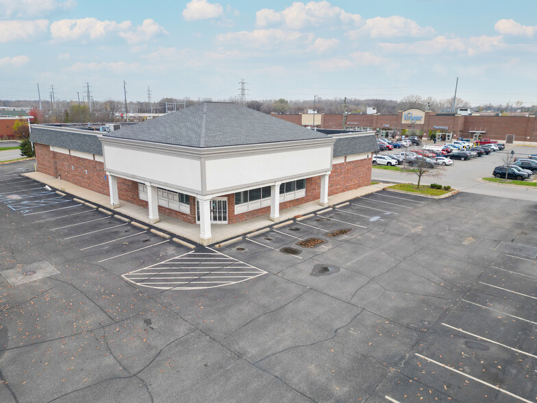 22000 Ecorse Rd, Taylor, MI for lease - Building Photo - Image 1 of 3