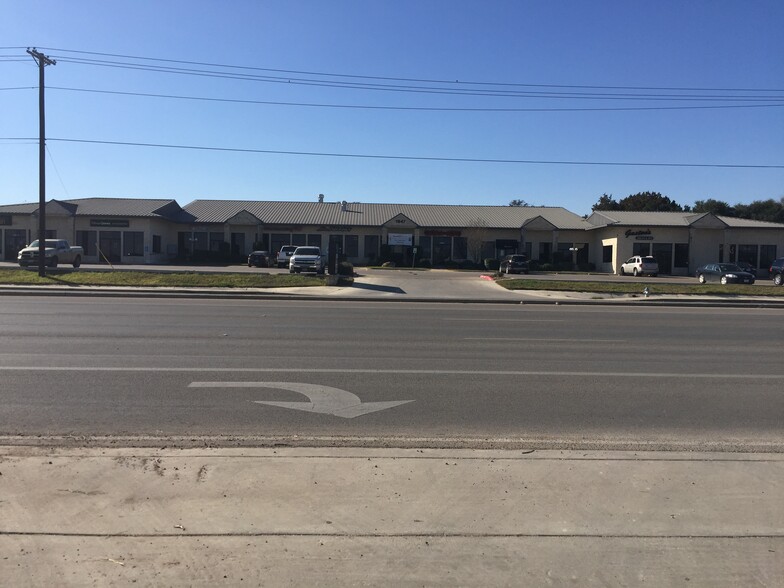 1847 W State Highway 46, New Braunfels, TX for lease - Building Photo - Image 3 of 4