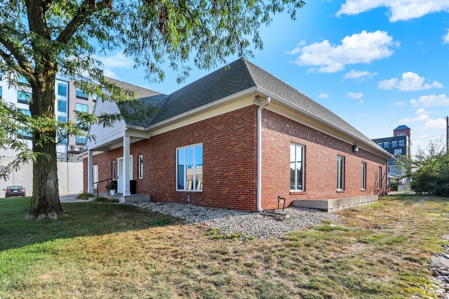 615 Russell Ave, Indianapolis, IN for sale - Building Photo - Image 3 of 87