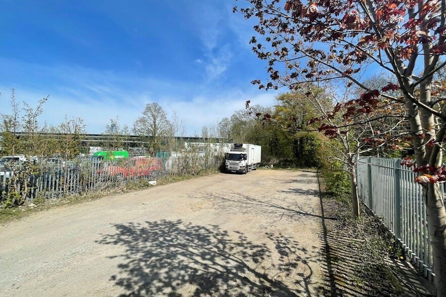 Tolpits Ln, Watford for lease - Building Photo - Image 2 of 4