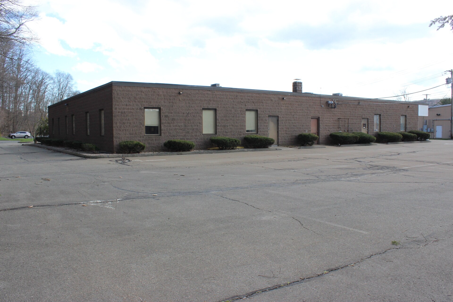 19 Lunar Dr, Woodbridge, CT 06525 Office for Sale