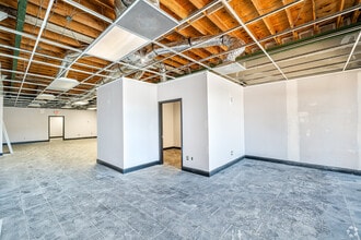 7035 Philips Hwy, Jacksonville, FL for lease Building Photo- Image 2 of 3