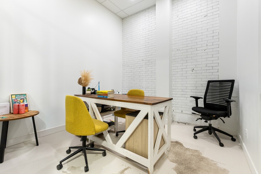 7422 Rue Saint-Hubert, Montréal, QC for lease - Building Photo - Image 2 of 4