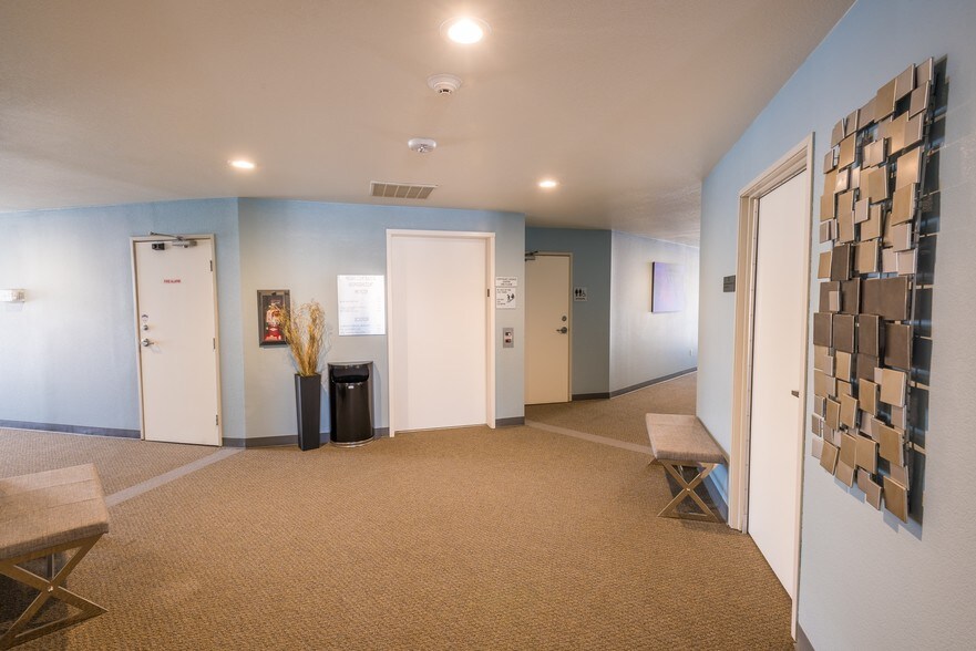 5605 Riggins Ct, Reno, NV for sale - Interior Photo - Image 1 of 1