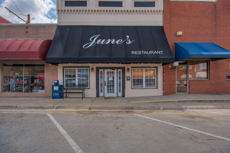 123 S Broadway St, Checotah, OK for sale - Building Photo - Image 2 of 22