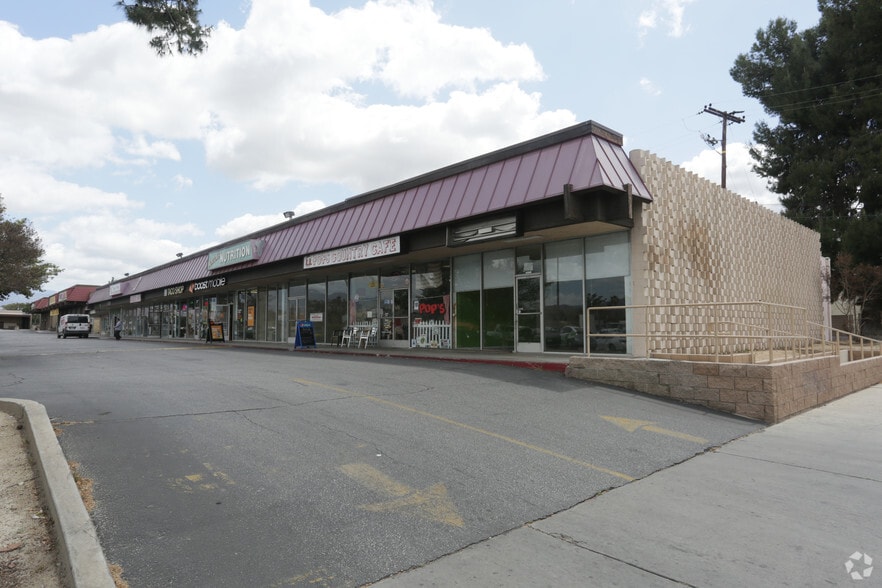 2355 E Florida Ave, Hemet, CA for lease - Primary Photo - Image 1 of 6