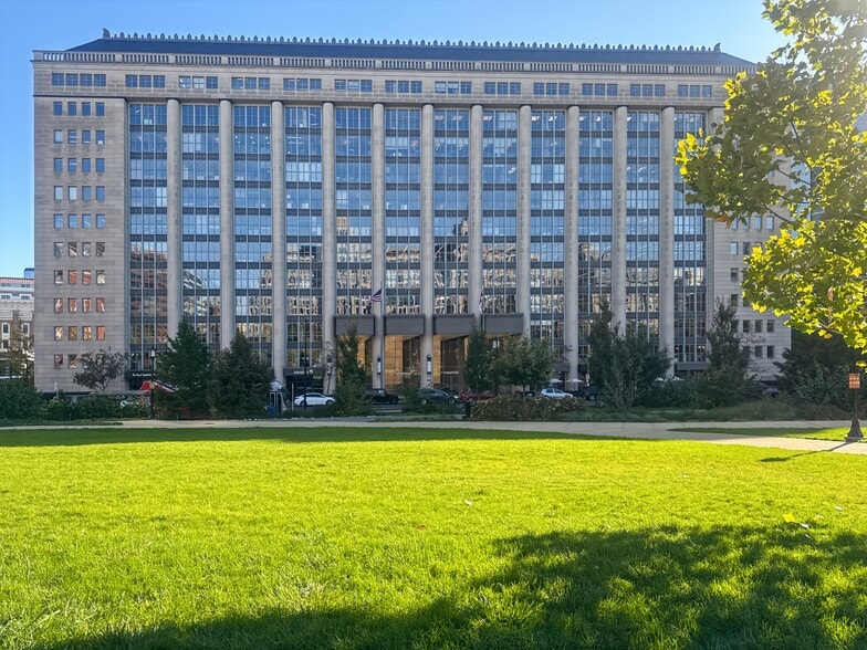 1300 I St NW, Washington, DC for lease - Building Photo - Image 3 of 14