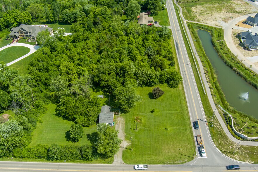 925 W Social Row Rd, Dayton, OH 45458