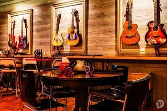 Retail in Barcelona, Barcelona for lease Interior Photo- Image 1 of 15