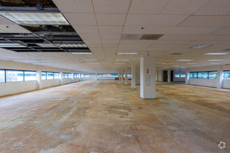 5440 N Cumberland Ave, Chicago, IL for lease Interior Photo- Image 2 of 8