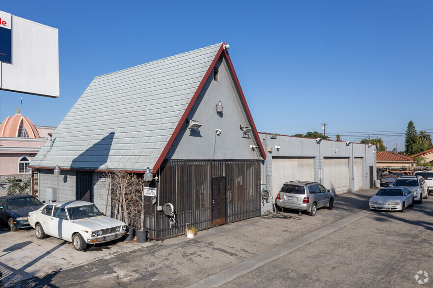 12141 Lakewood Blvd, Downey, CA for sale - Primary Photo - Image 1 of 1