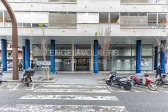 Retail in Barcelona, Barcelona for lease Interior Photo- Image 1 of 5