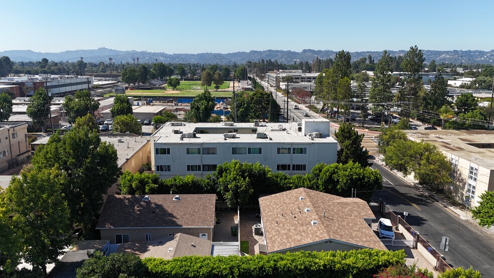 13059 Oxnard St, Van Nuys, CA for sale - Building Photo - Image 3 of 6