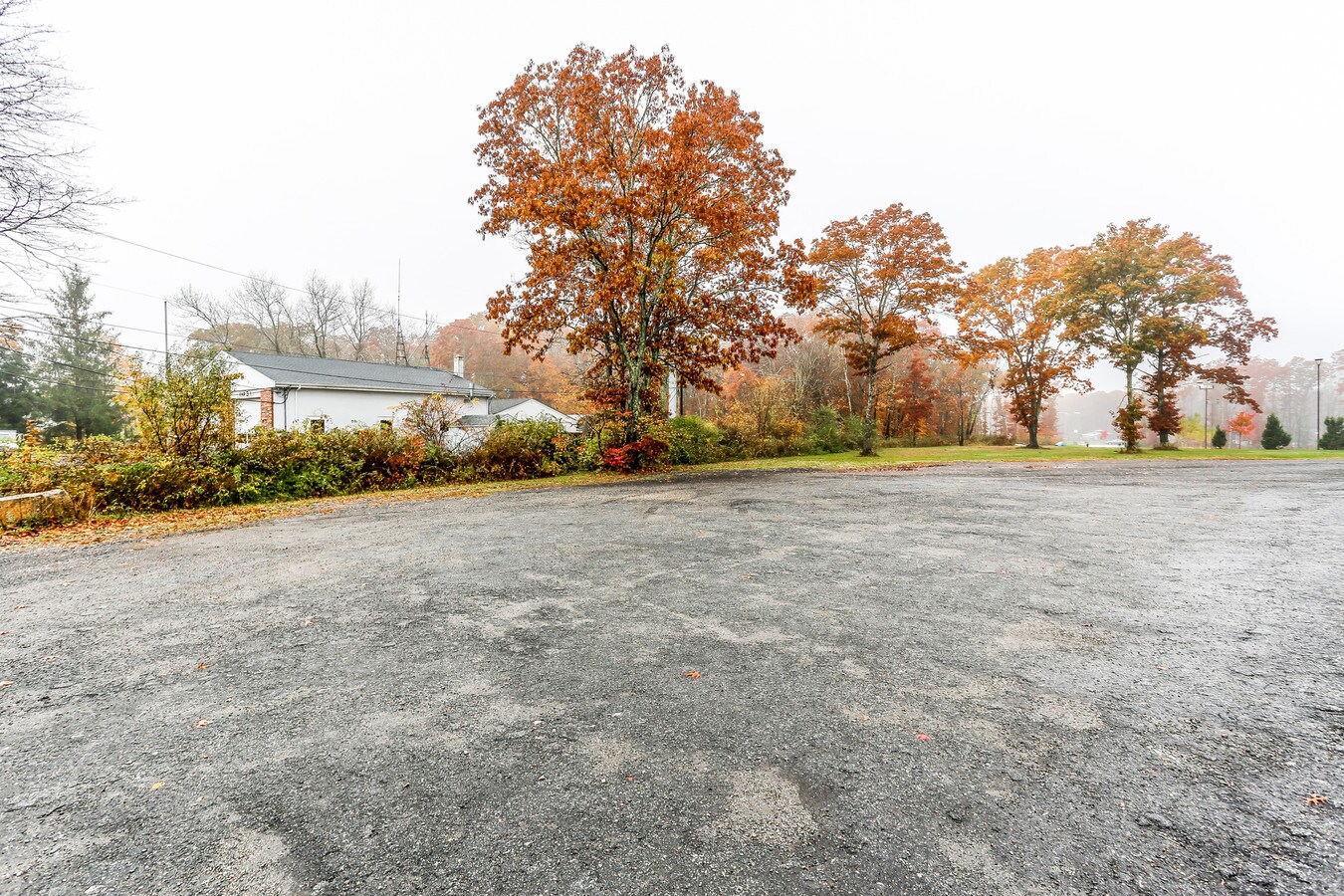 13 Crandall Rd, Tiverton, RI 02878