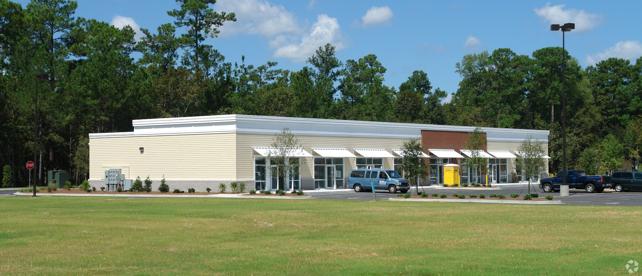 1000 Tanner Ford Blvd, Hanahan, SC for sale Primary Photo- Image 1 of 1