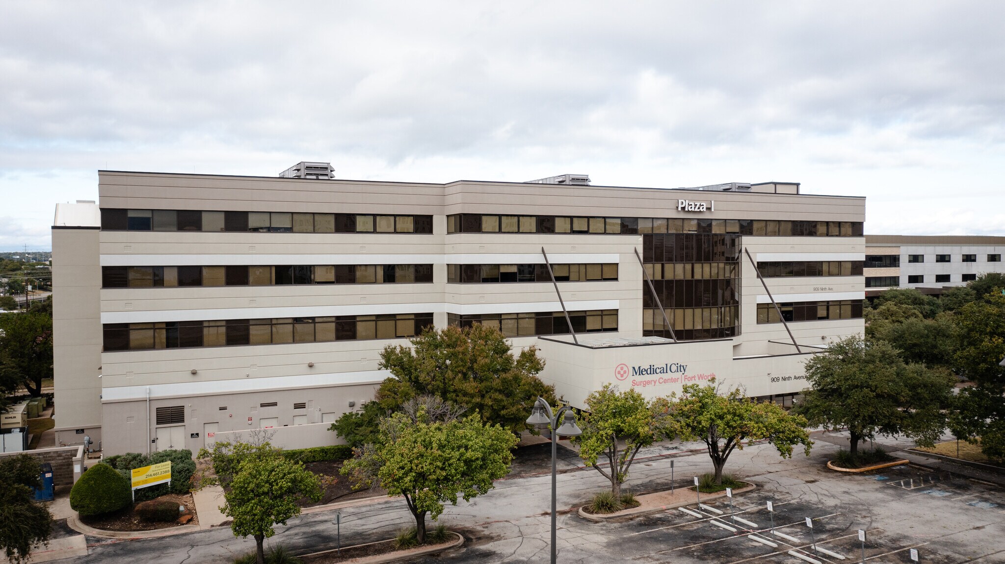 909 9th Ave, Fort Worth, TX for lease Building Photo- Image 1 of 3