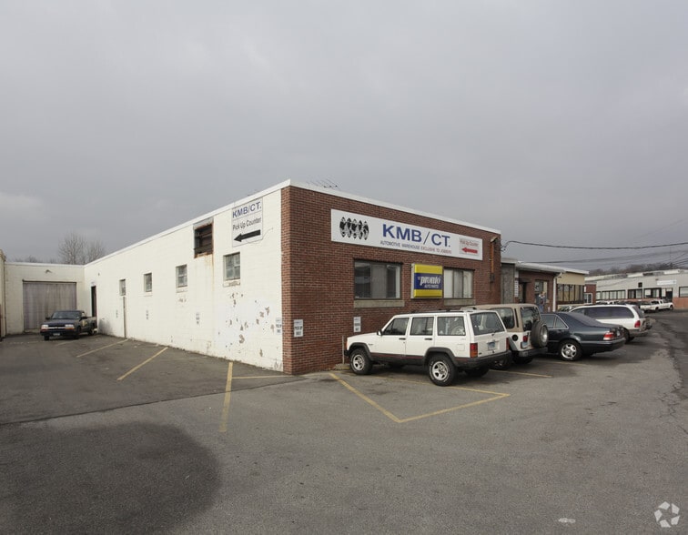 75 Research Dr, Stamford, CT for lease - Building Photo - Image 2 of 16