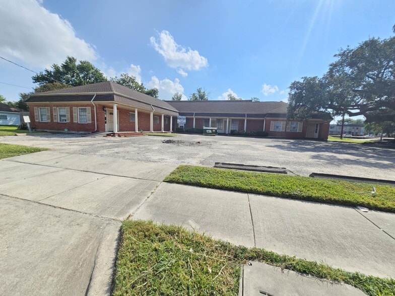 1027 Main St, Pasadena, TX for sale - Building Photo - Image 2 of 19
