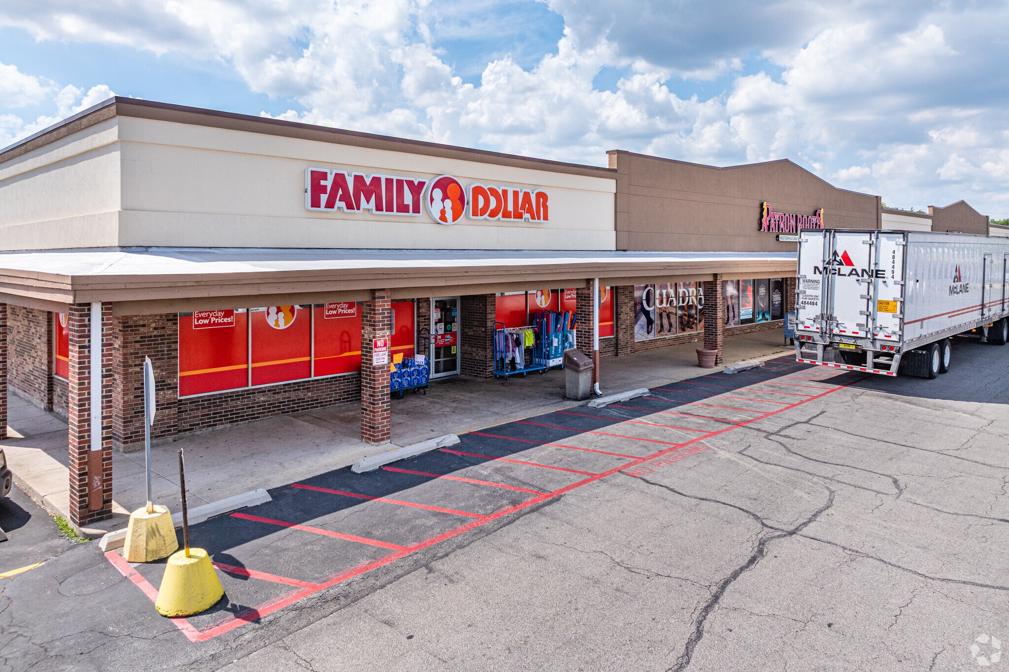 850-950 N Farnsworth Ave, Aurora, IL for sale Primary Photo- Image 1 of 1