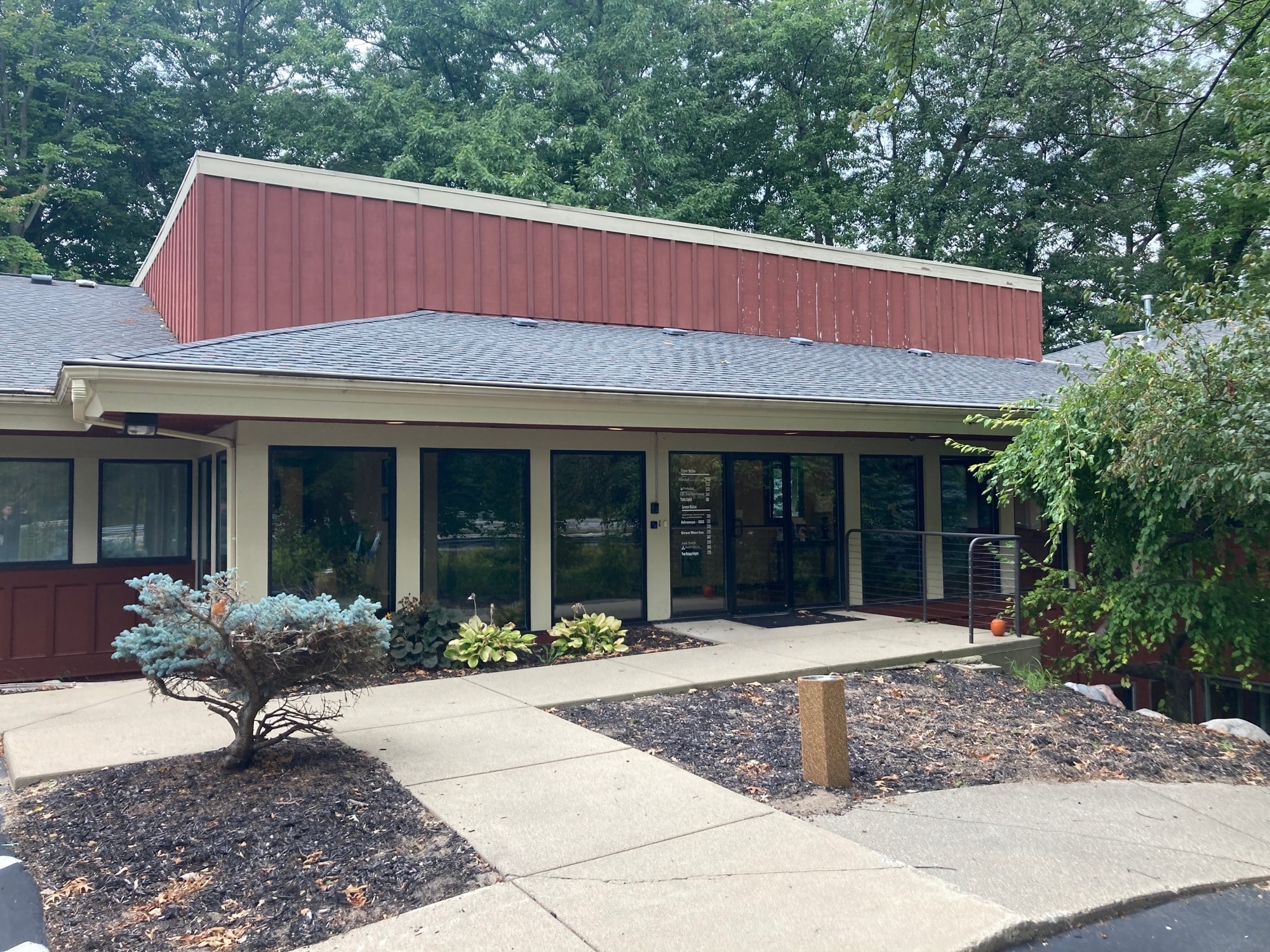 500 Cascade West Pky SE, Grand Rapids, MI for lease Building Photo- Image 1 of 7