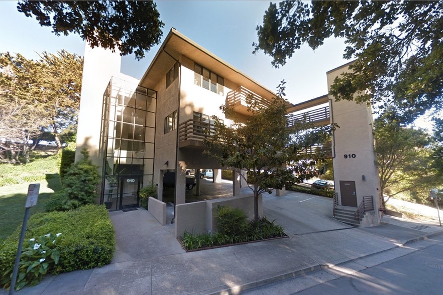 910 Major Sherman Ln, Monterey, CA for lease - Building Photo - Image 1 of 24