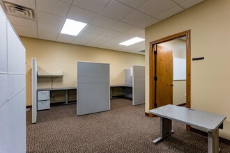 9602 Coldwater Rd, Fort Wayne, IN for lease Interior Photo- Image 2 of 2