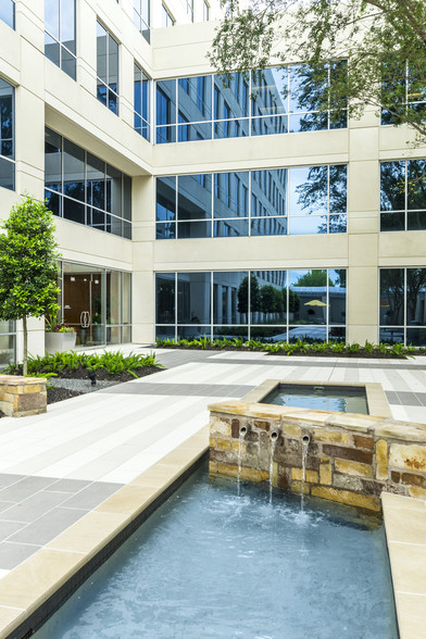 1401 Enclave Pky, Houston, TX for lease - Building Photo - Image 1 of 6