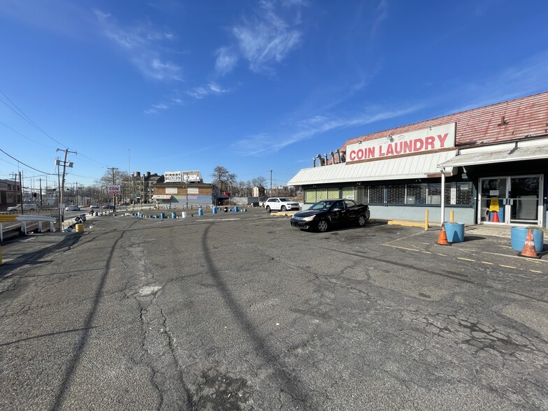 1019-49 W Sedgley Ave, Philadelphia, PA for sale - Building Photo - Image 1 of 1