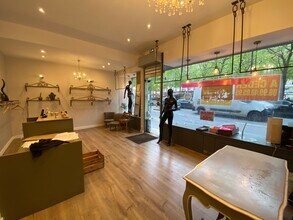 38 Boulevard Des Batignolles, Paris for lease Interior Photo- Image 2 of 9