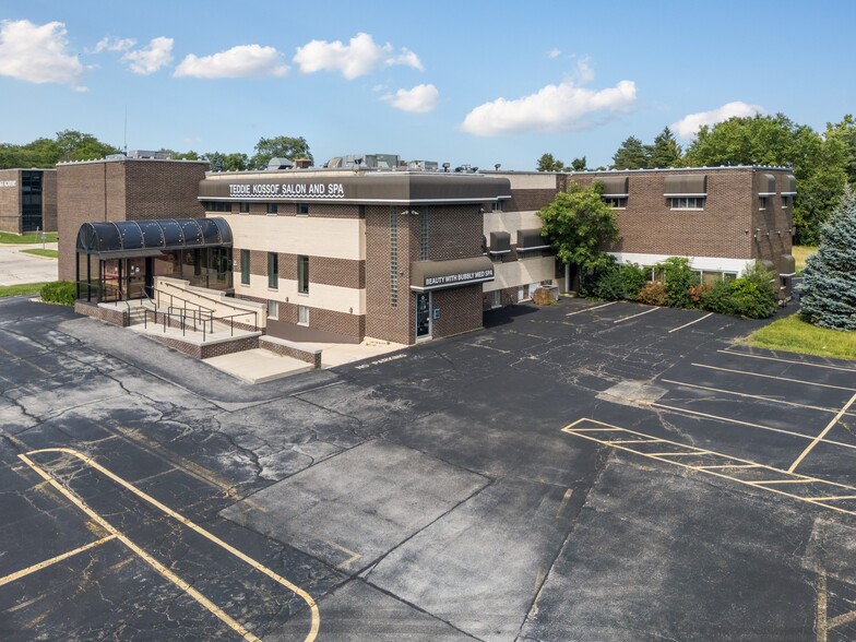281 Waukegan Rd, Northfield, IL for sale - Building Photo - Image 2 of 32