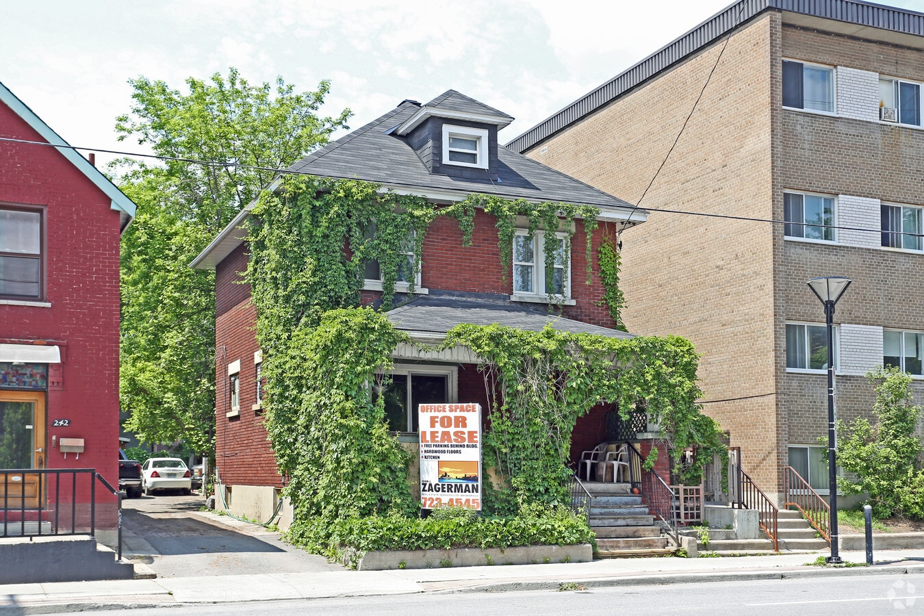 240 Bronson Ave, Ottawa, ON K1R 6H8
