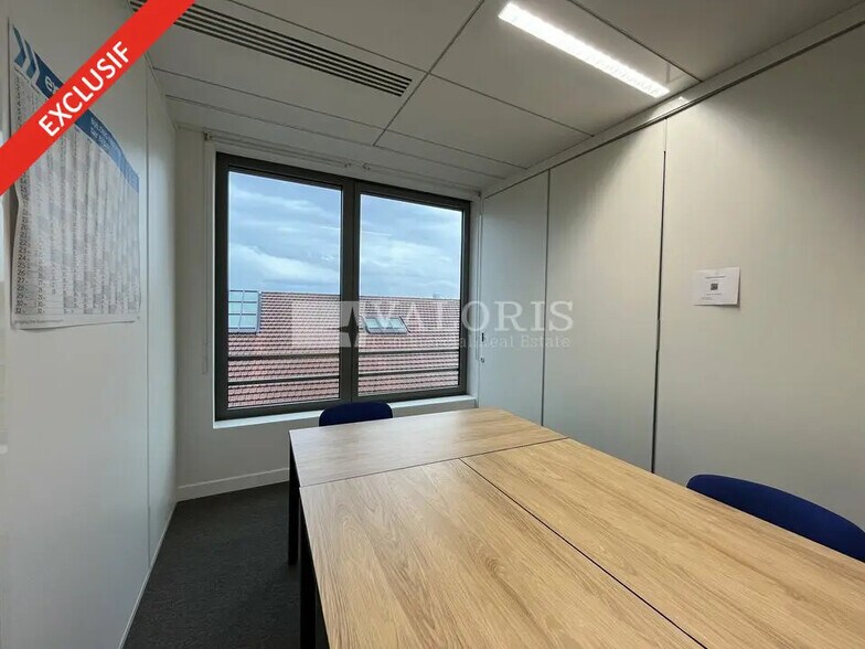 Office in Lyon for lease - Interior Photo - Image 3 of 13
