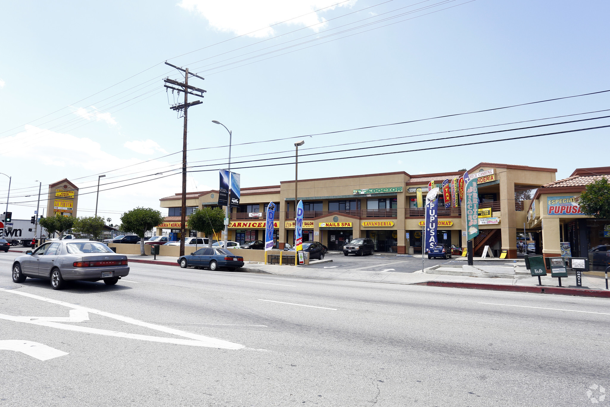 8925 Sepulveda Blvd, North Hills, CA for lease Primary Photo- Image 1 of 5