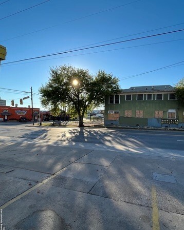 219 E Evergreen St, San Antonio, TX 78212 | LoopNet