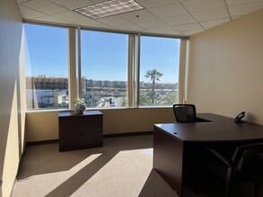 1000 Town Center Dr, Oxnard, CA for lease Interior Photo- Image 1 of 1