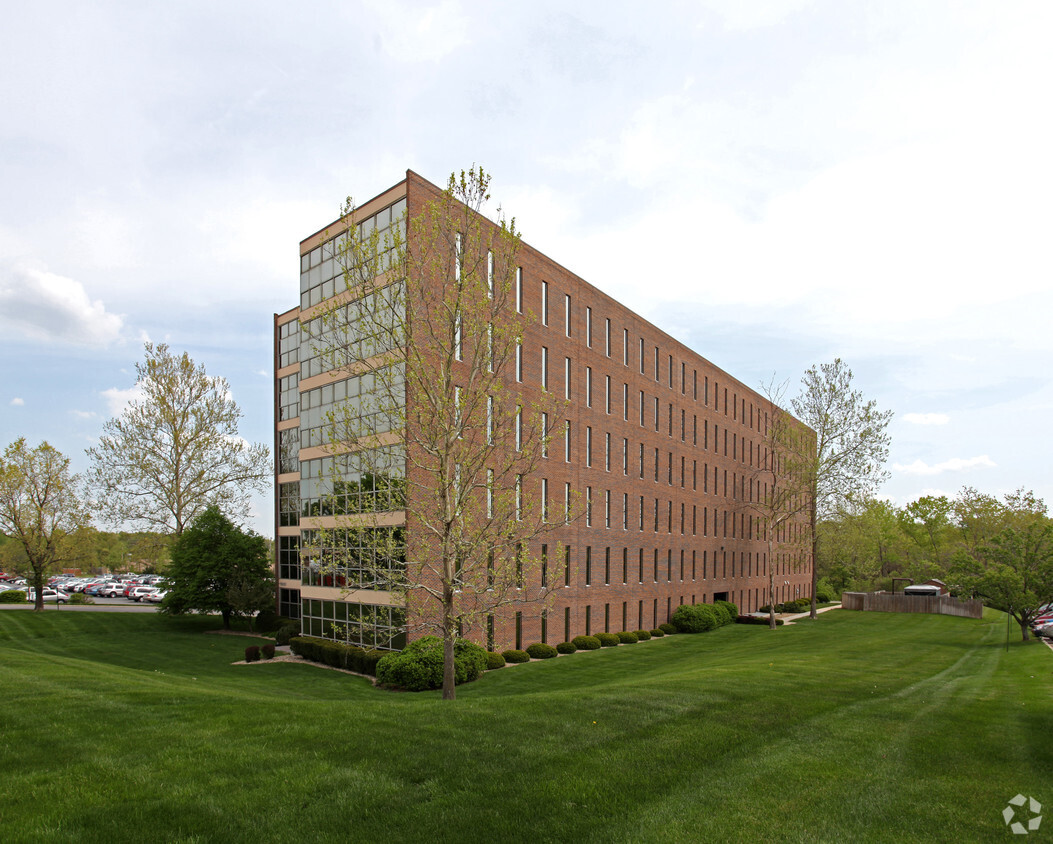 10551 Barkley St, Overland Park, KS for lease Building Photo- Image 1 of 5