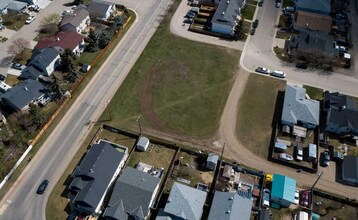346 Parkview Estate, Strathmore, AB - AERIAL map view - Image1