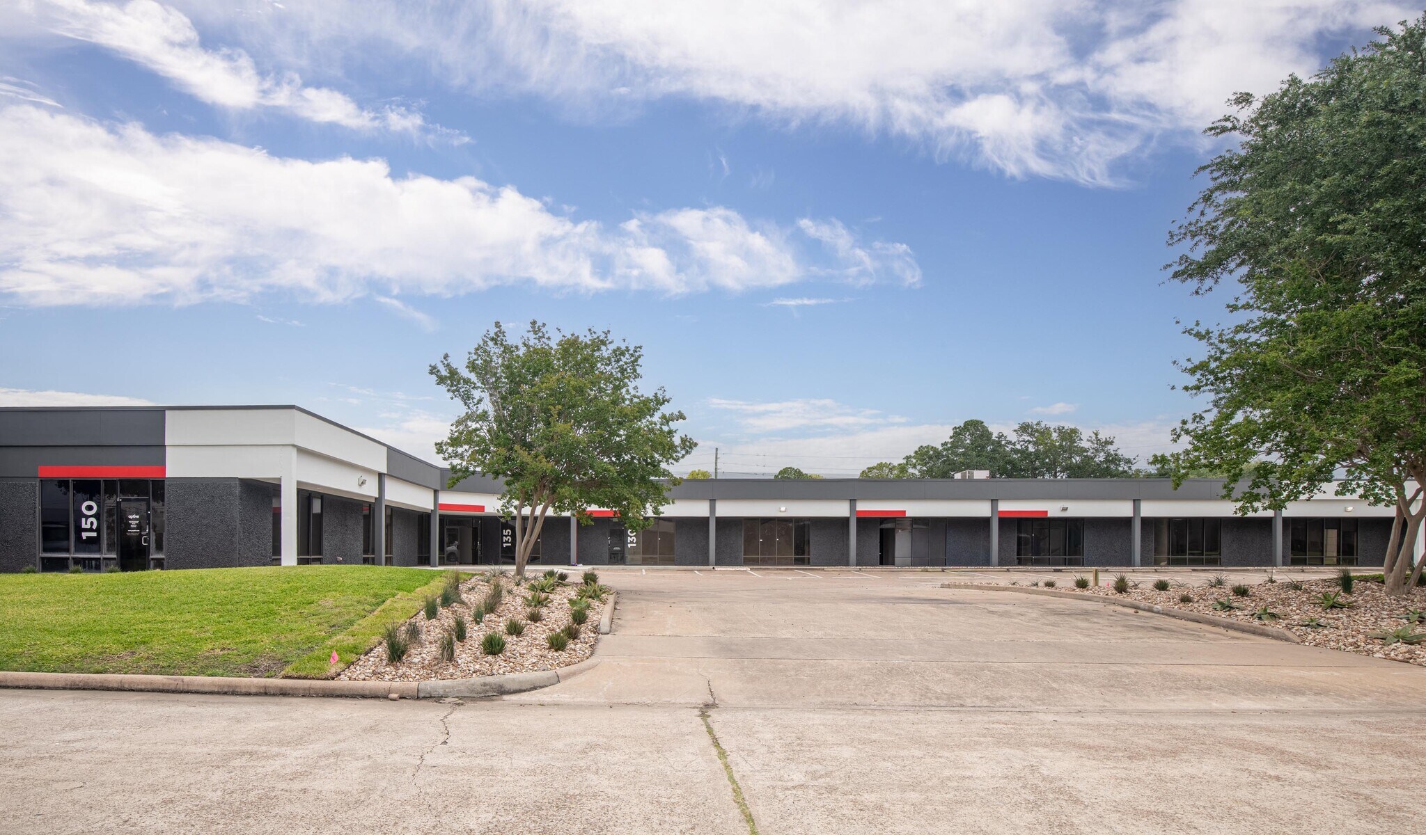 10812 Fallstone Rd, Houston, TX for lease Primary Photo- Image 1 of 10