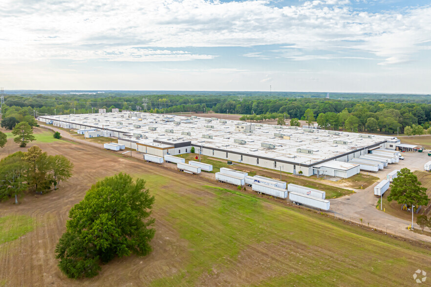 1001 Industrial Park Dr, Clinton, MS for lease - Building Photo - Image 1 of 24