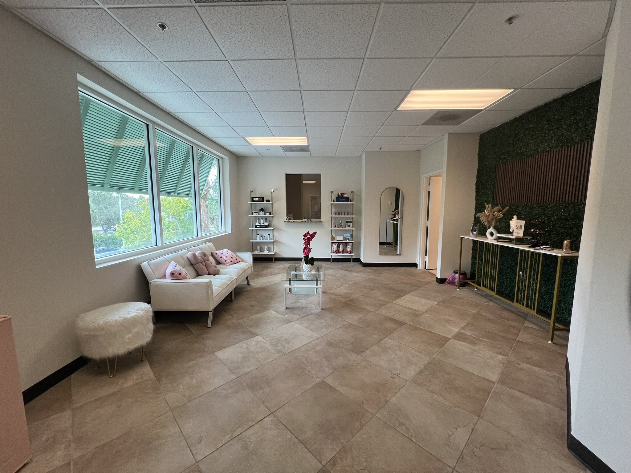 9400 Bonita Beach Rd, Bonita Springs, FL for lease Interior Photo- Image 1 of 4