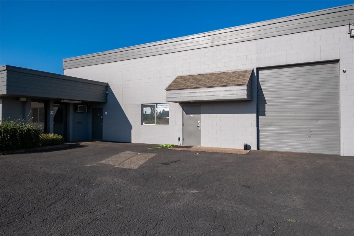 2300 Ferry St SW, Albany, OR for lease Interior Photo- Image 1 of 2