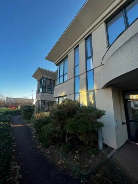 Flex in Créteil for lease - Building Photo - Image 3 of 15