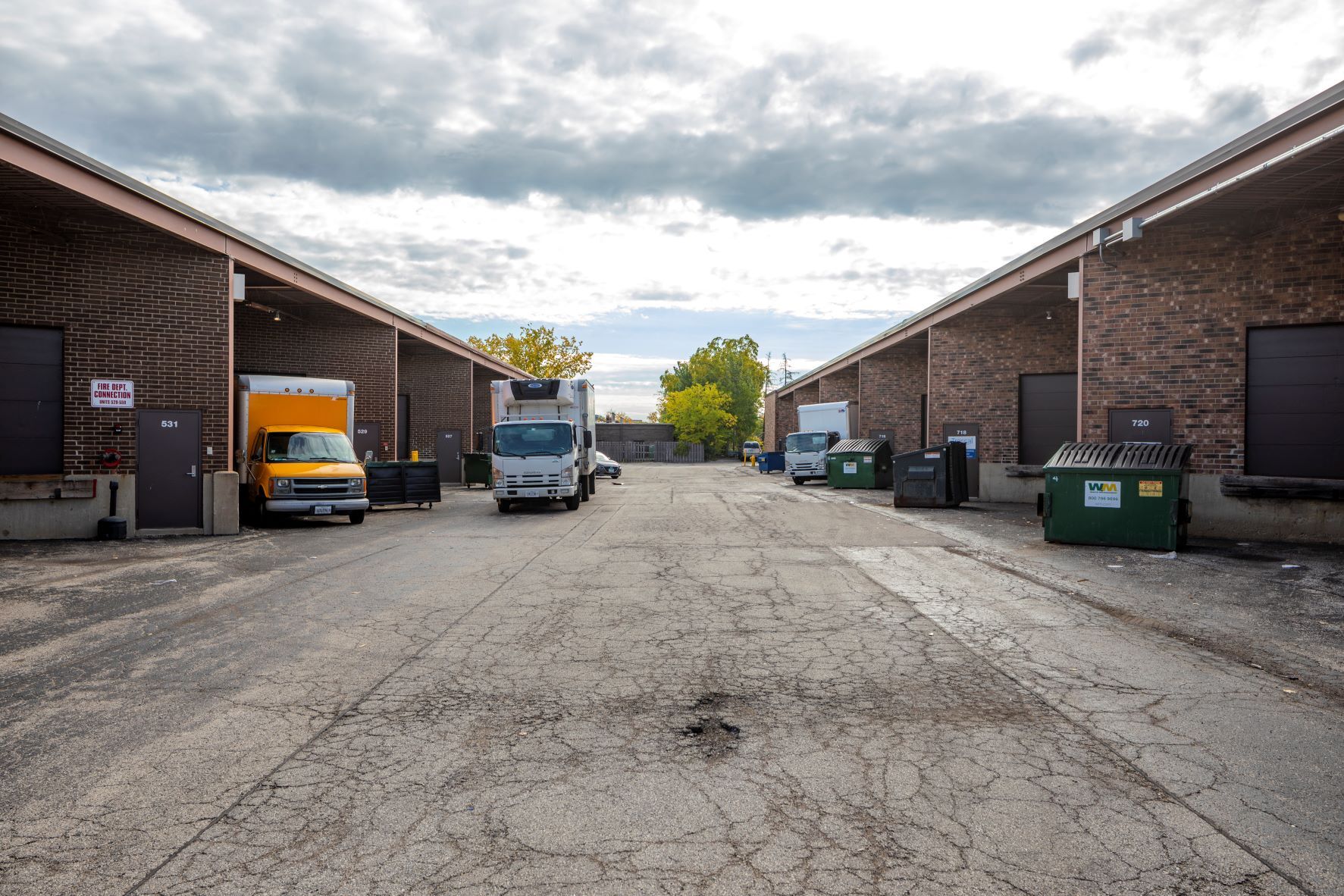 702778 W Algonquin Rd, Arlington Heights, IL 60005 Arlington Center