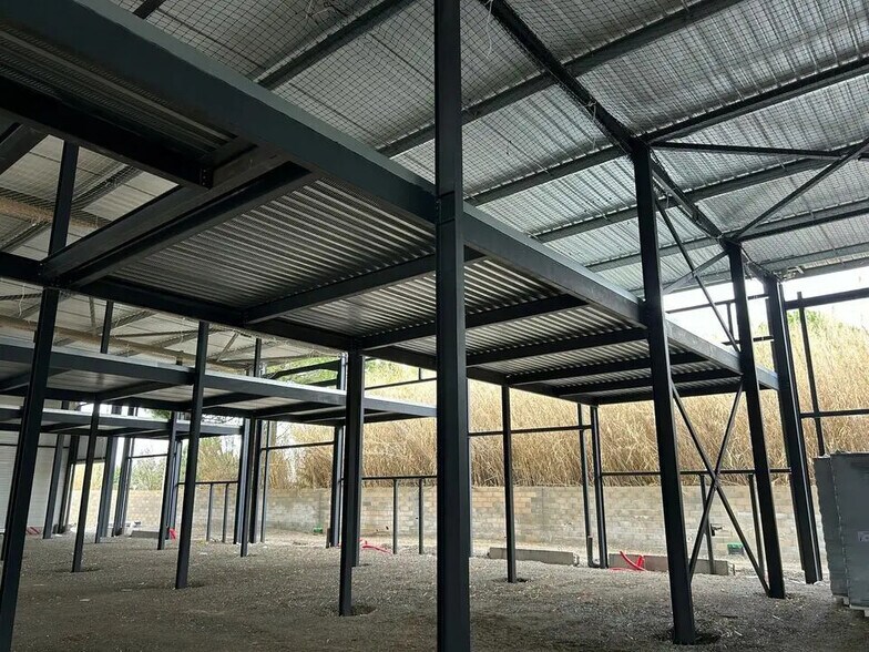 Flex in Lunel for lease - Construction Photo - Image 2 of 3