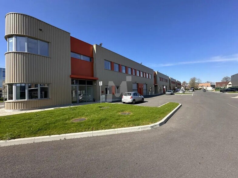 Office in Villebon-sur-Yvette for lease - Building Photo - Image 2 of 12