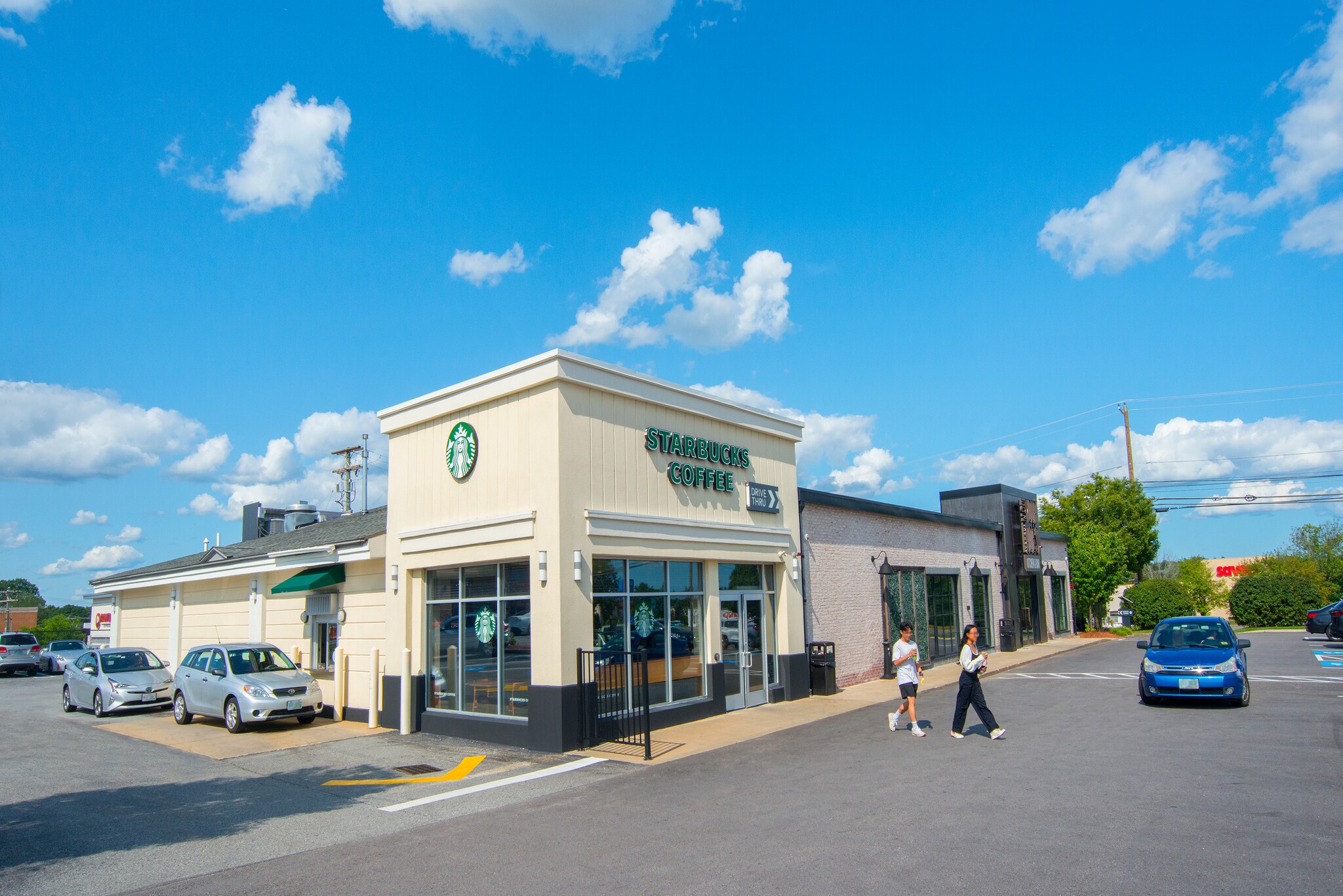 221225 Daniel ster Hwy, Nashua, NH 03060 Daniel ster Plaza