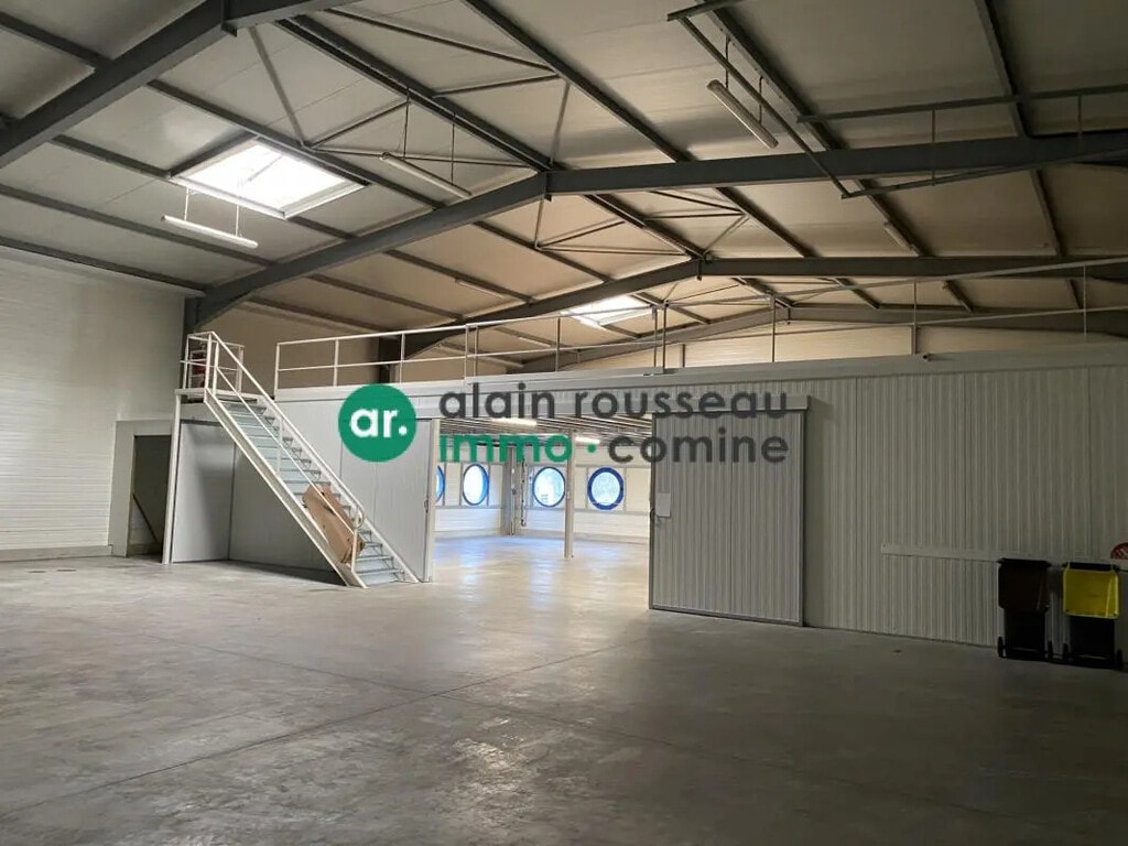 Location Local d'activités 688 m² - Photo 1