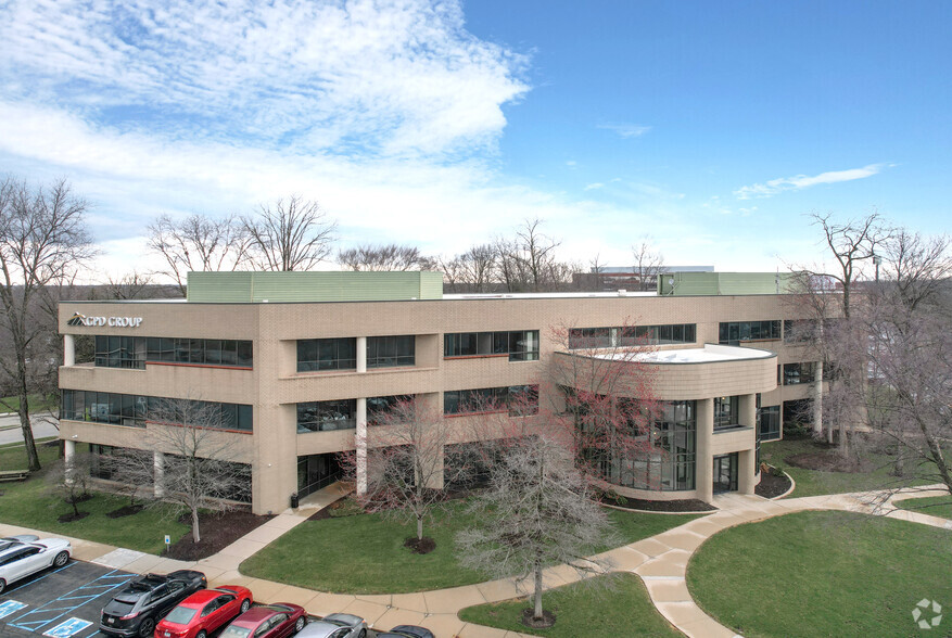 8275 Allison Pointe Trl, Indianapolis, IN for lease - Building Photo - Image 1 of 22