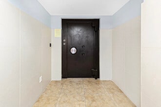 2227 N Federal Hwy, Hollywood, FL for lease Interior Photo- Image 1 of 4